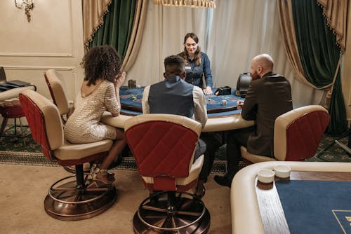 Casino: Täysi Opas Kasinopeleihin, Historiasta Ja Säädöksistä